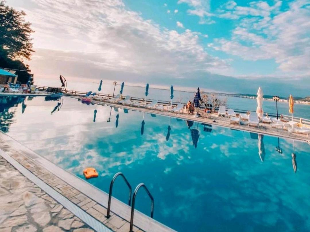 Villa Amos At Aquamarine Residence Avlonya Dış mekan fotoğraf