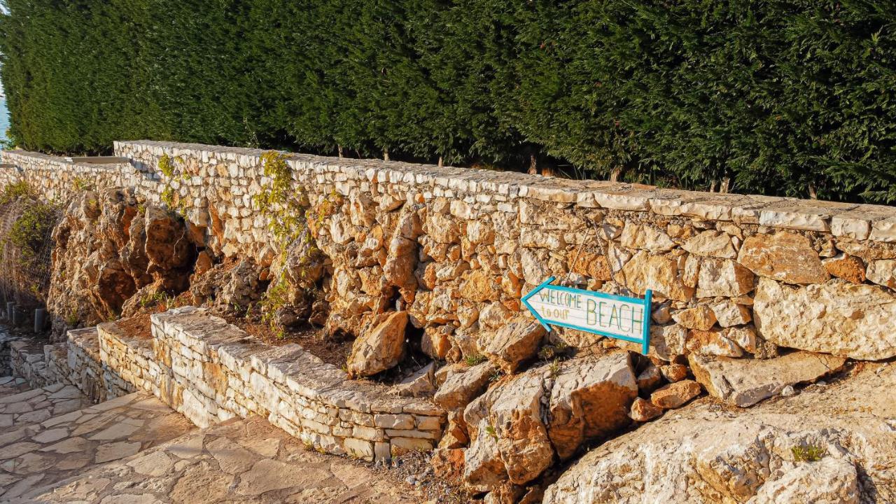 Villa Amos At Aquamarine Residence Avlonya Dış mekan fotoğraf
